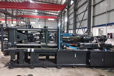 果筐注塑機廠家如何選擇比較好？需重視這些因素！