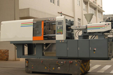 如何清洗伺服節(jié)能注塑機(jī)螺桿？清洗方法分享！