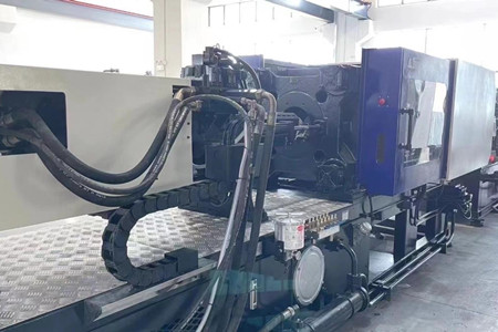 如何選擇混雙色注塑機(jī)？看完后漲知識(shí)！