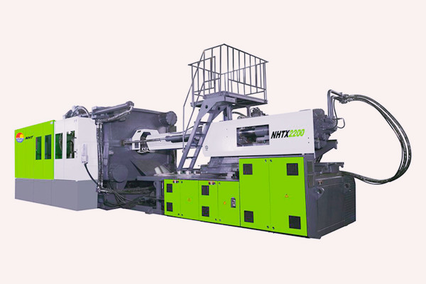 大型二板式智能注塑機(jī)設(shè)備實拍圖1